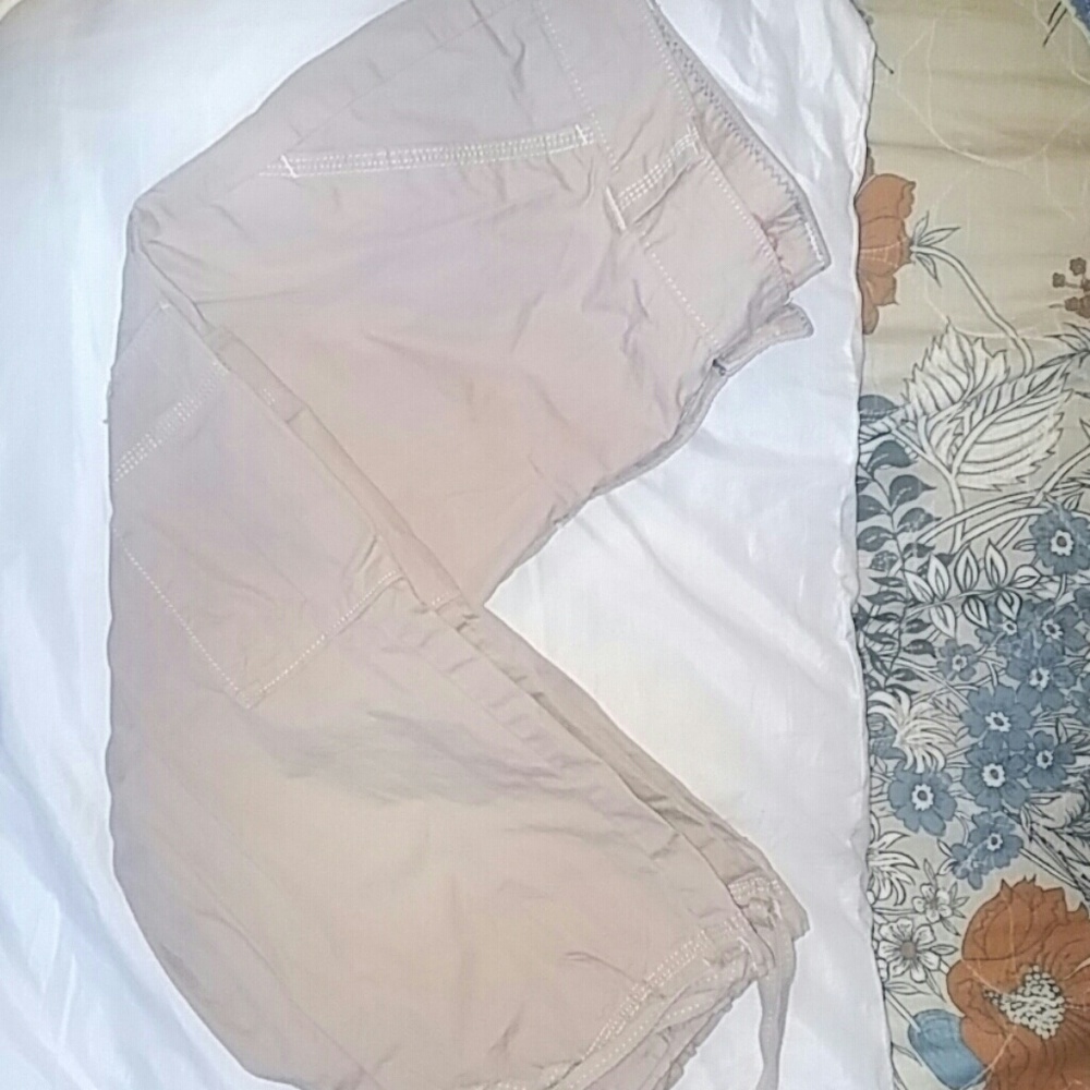 Cute cargo/carpri pants